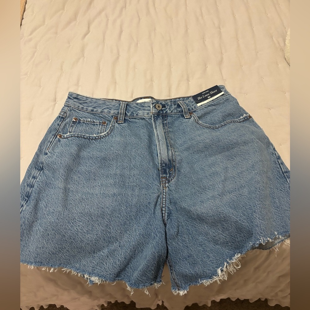Abercrombie & Fitch “Medium” Curve Love High Rise Loose Shorts